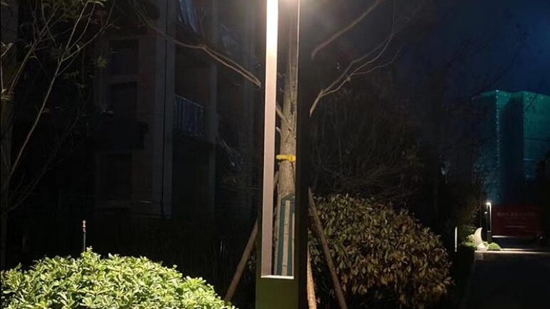 目前市场上常见的照明光源主要有以下几种：